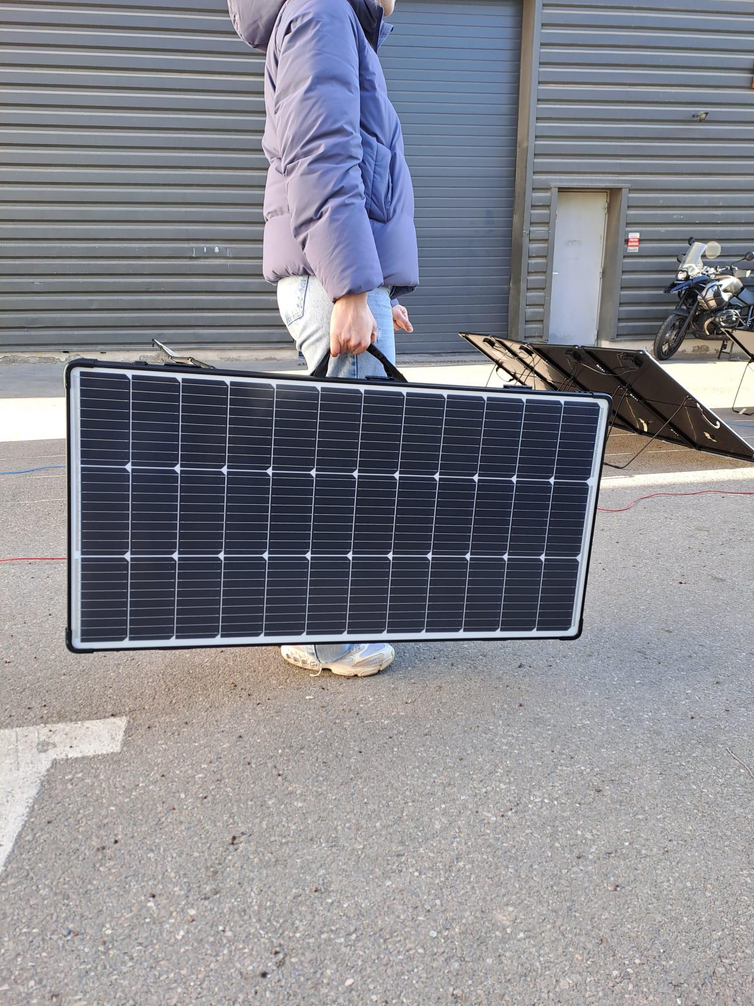 Fáciles de transportar – KLA – Paneles solares PowerBank
